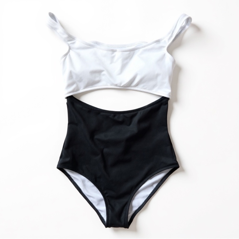 CUPSHE Cutout One Piece Swimsuit Black White Colorblock Size Small